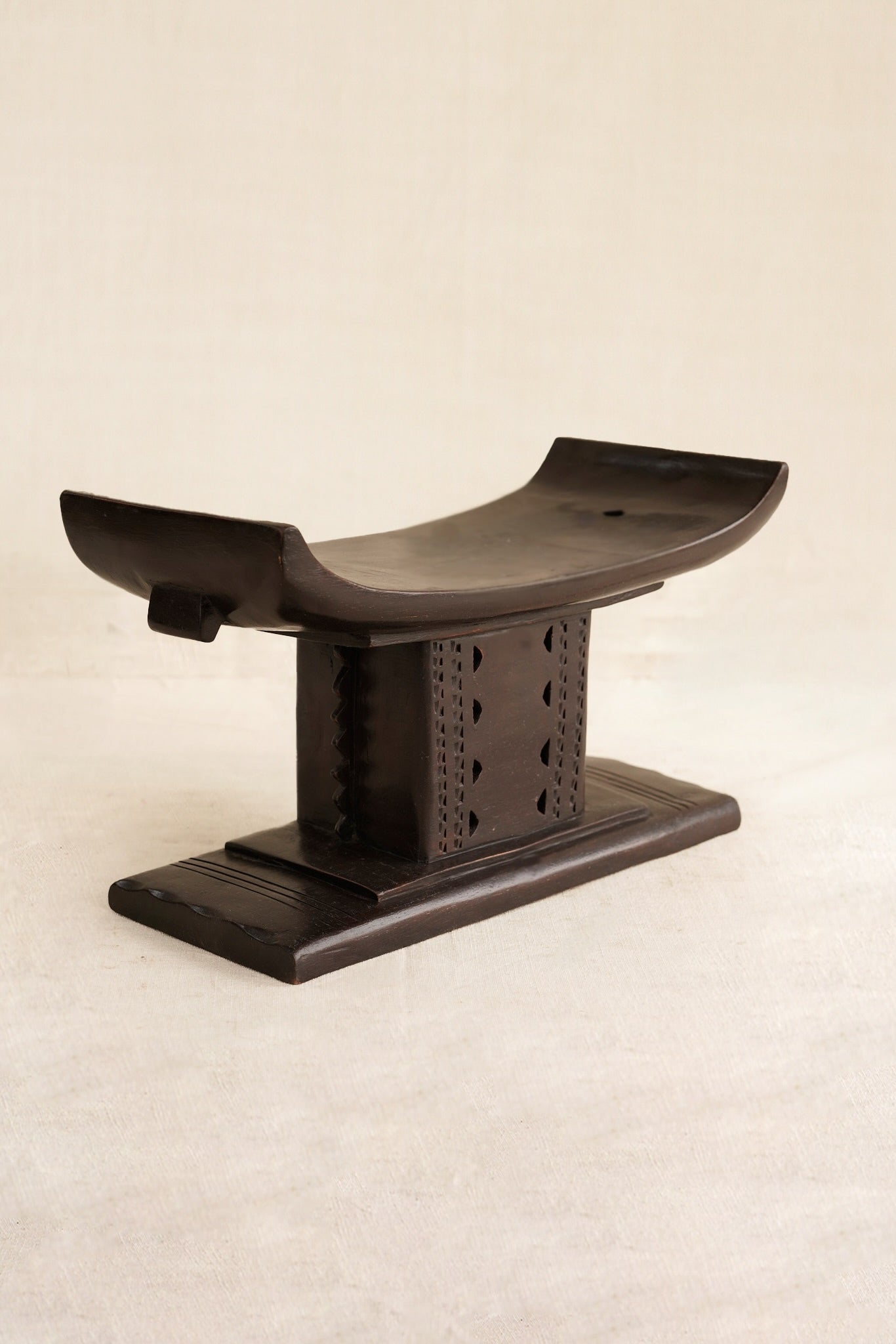 Miniature Ashanti Stool 015