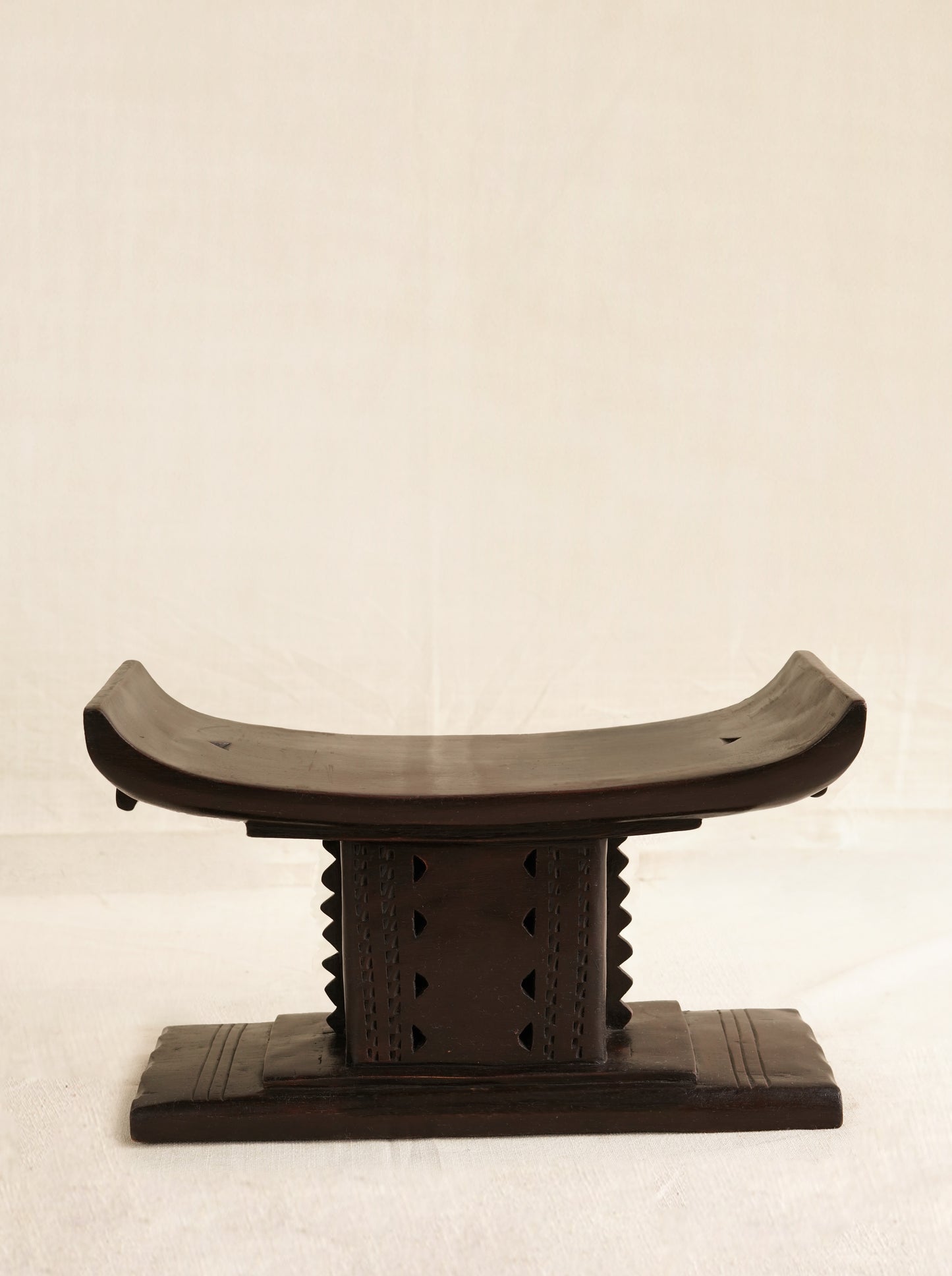 Miniature Ashanti Stool 015