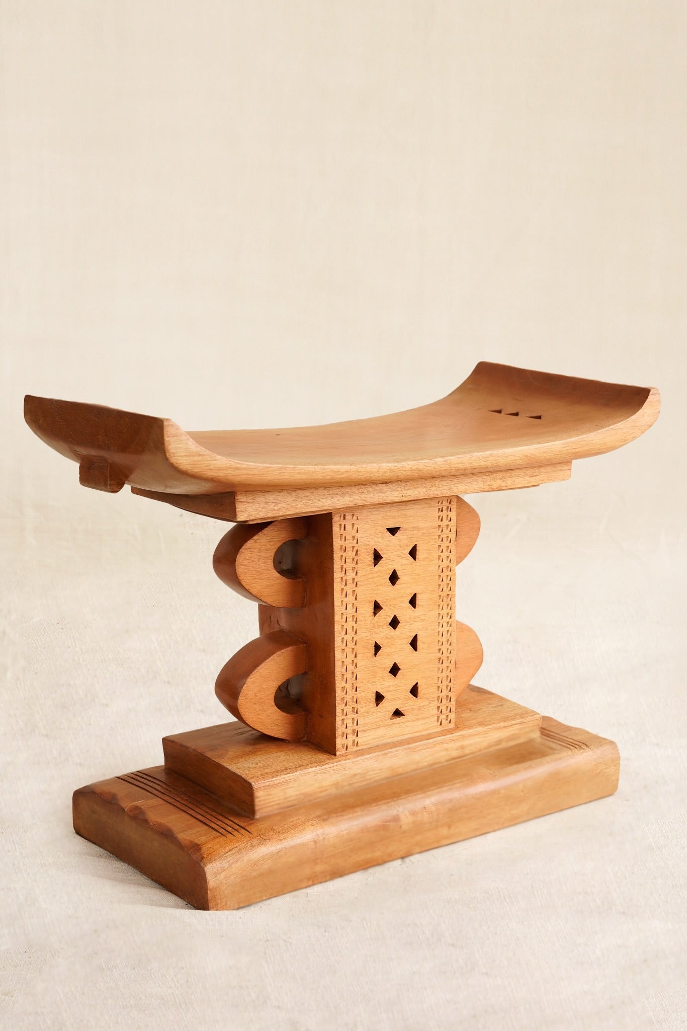 Sakyi Dua Koro Ashanti Stool