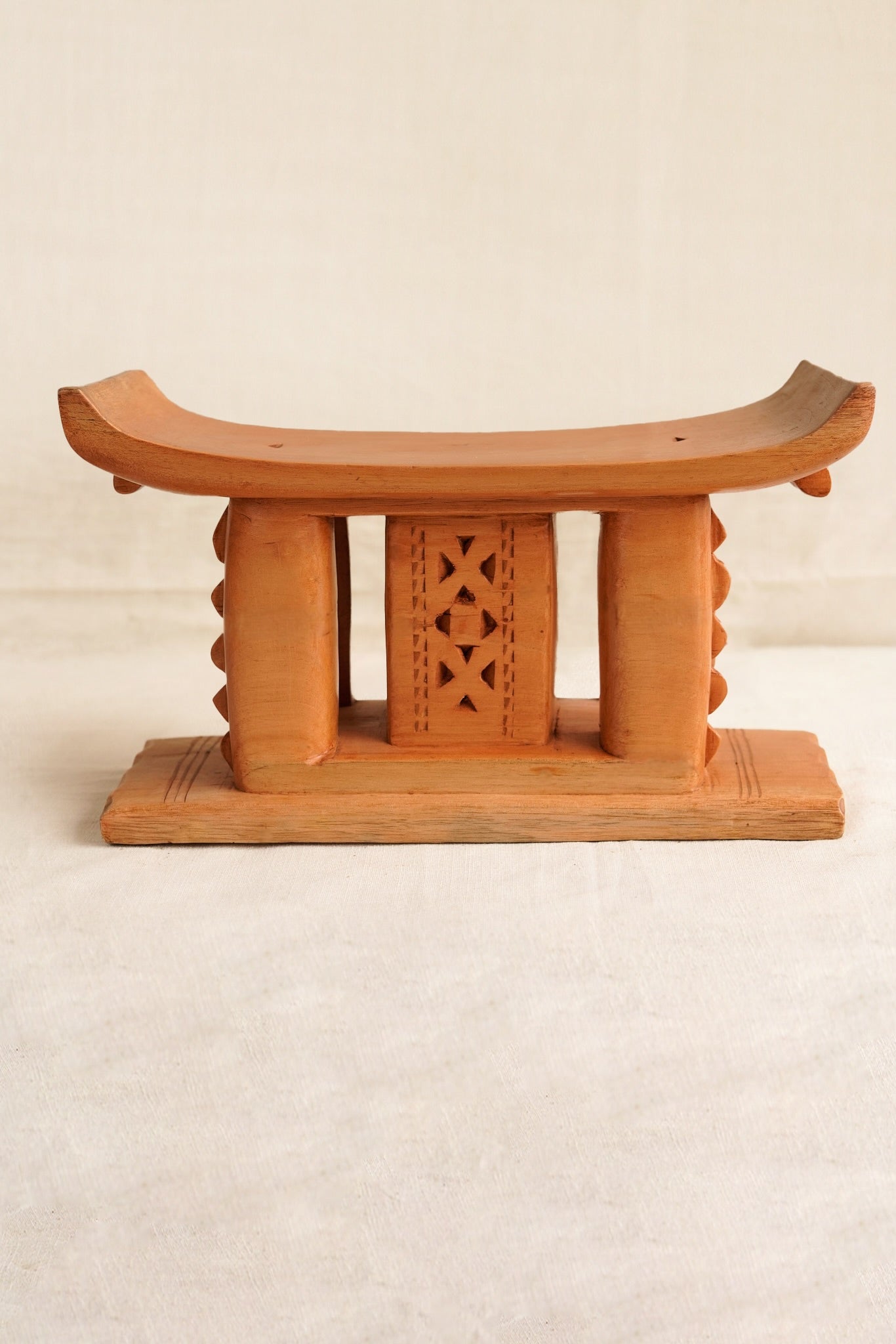 Miniature Ashanti Stool 019
